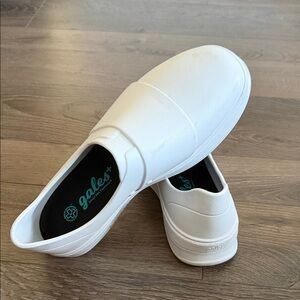 Gales/Stand+ Unisex White Slip-On Shoes